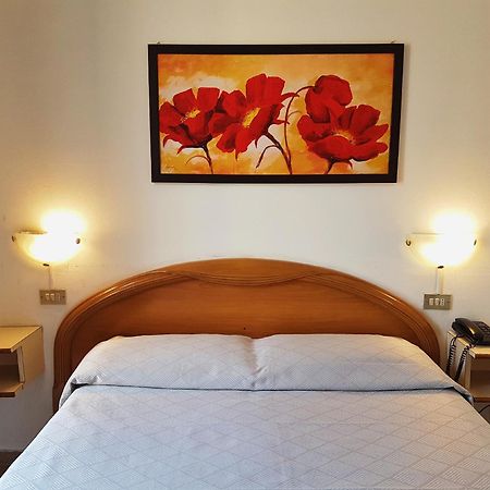 Hotel Boston Milan Luaran gambar