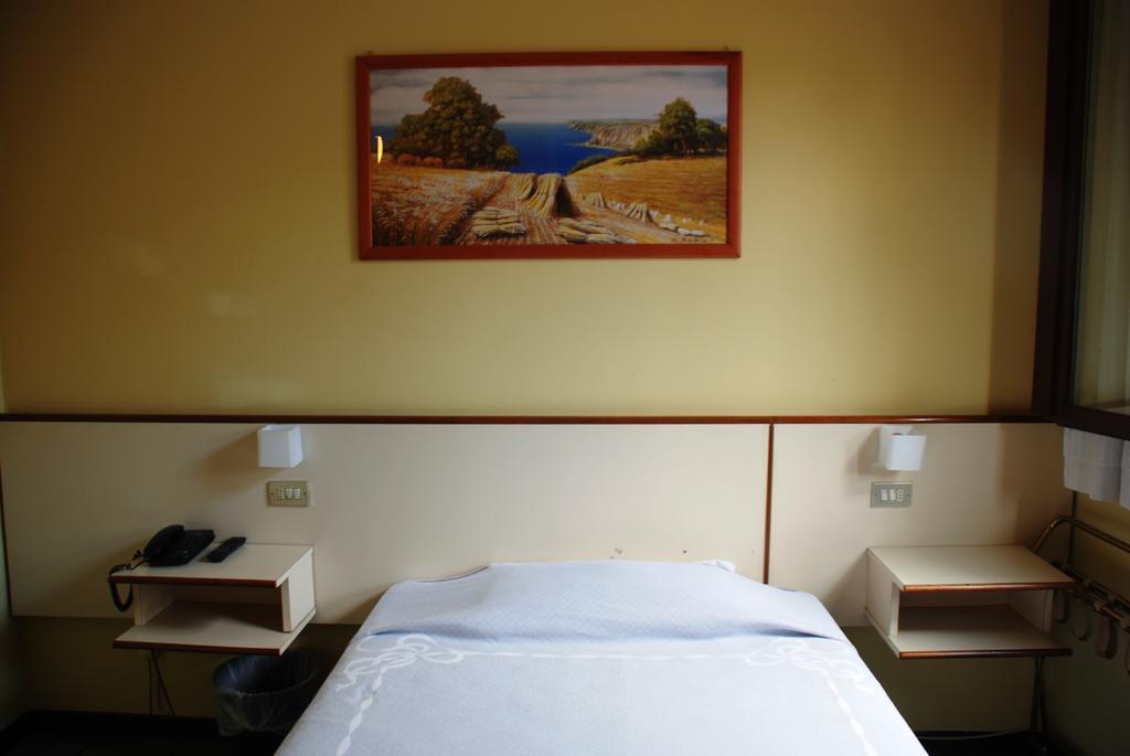 Hotel Boston Milan Luaran gambar
