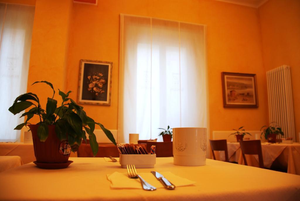 Hotel Boston Milan Luaran gambar
